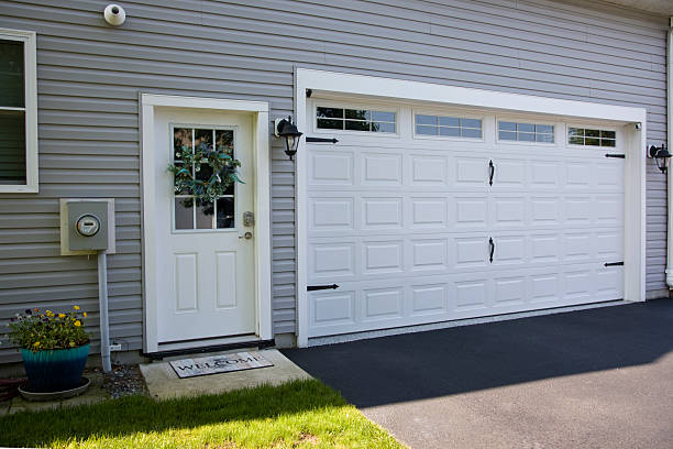 24/7 Emergency Garage Door Panel Replacement experts in Hallam, PA